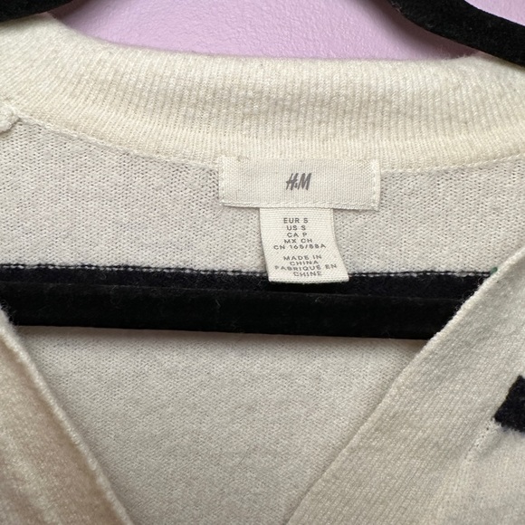 H&M Women’s Striped Collar Top l Size S - Picture 7 of 7